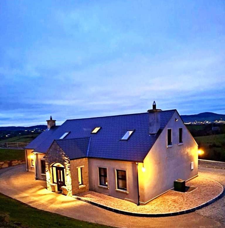 Crohill Hideaway Villa Newry Buitenkant foto